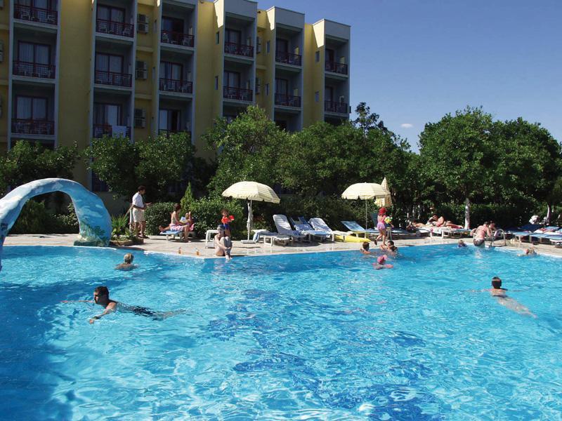 Larissa Garden Hotel 凯梅尔 外观 照片
