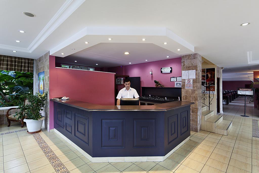 Larissa Garden Hotel 凯梅尔 外观 照片