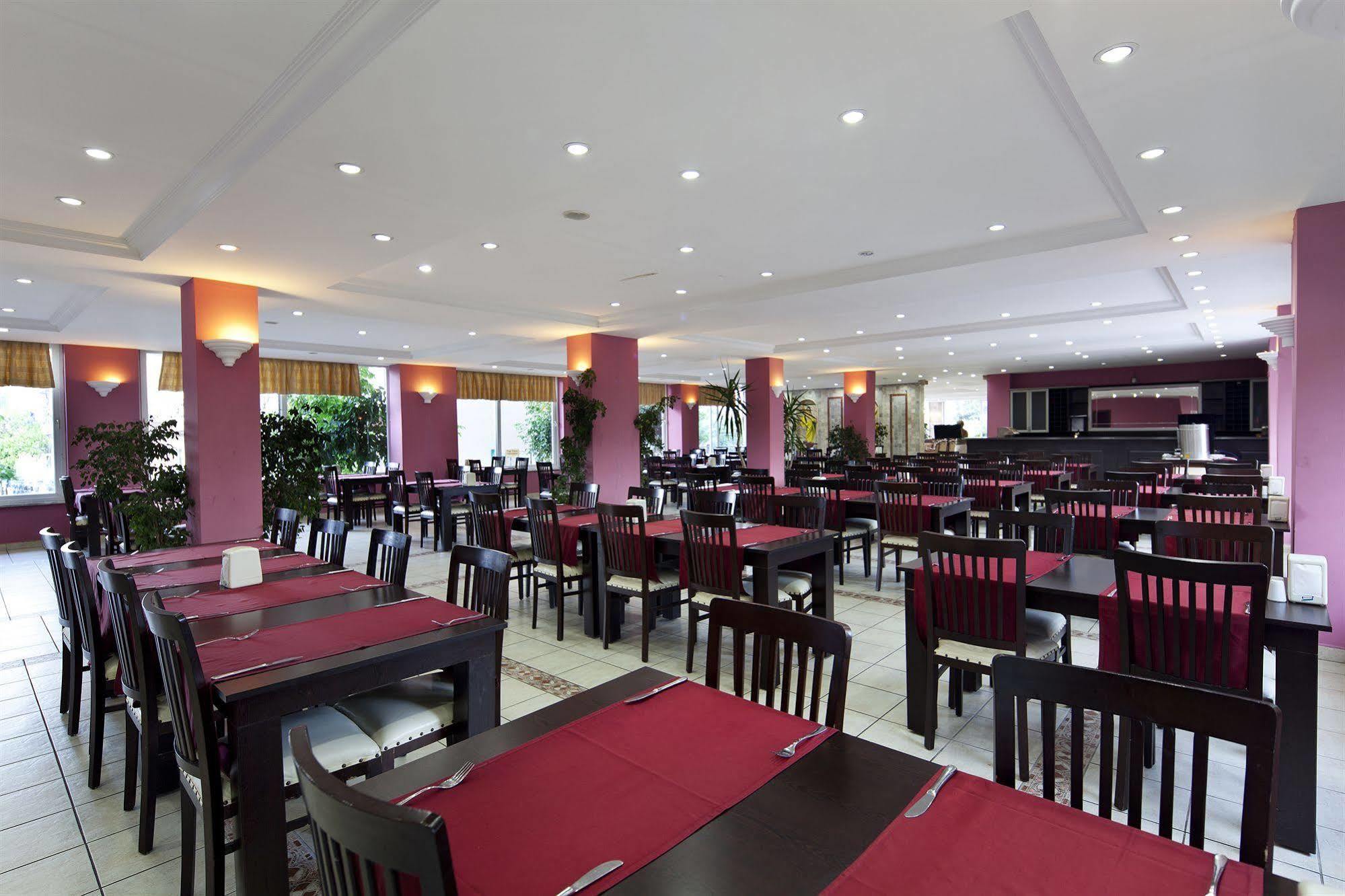 Larissa Garden Hotel 凯梅尔 外观 照片