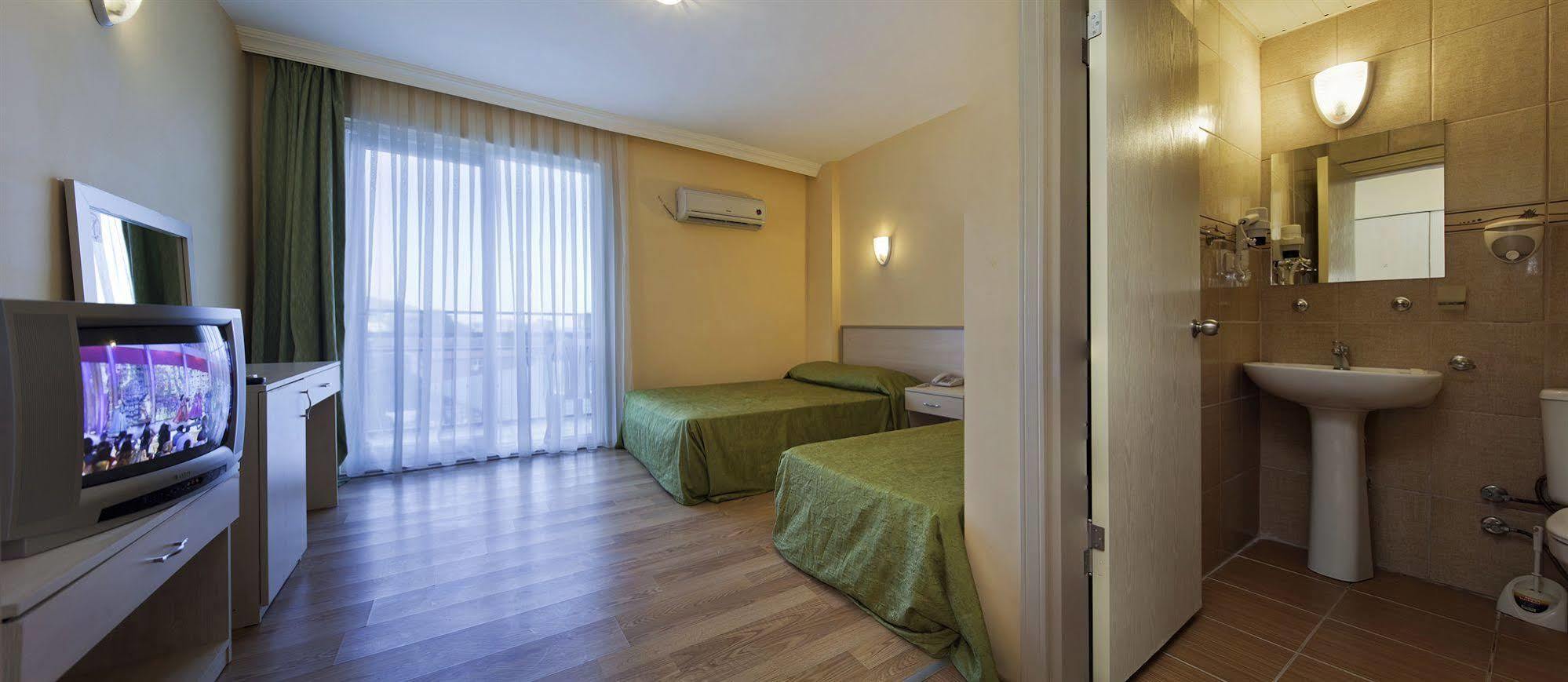 Larissa Garden Hotel 凯梅尔 外观 照片